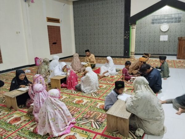Ngaji Anak-Anak di Masjid Darul Muqoomah: Membentuk Generasi Cinta Al-Qur’an