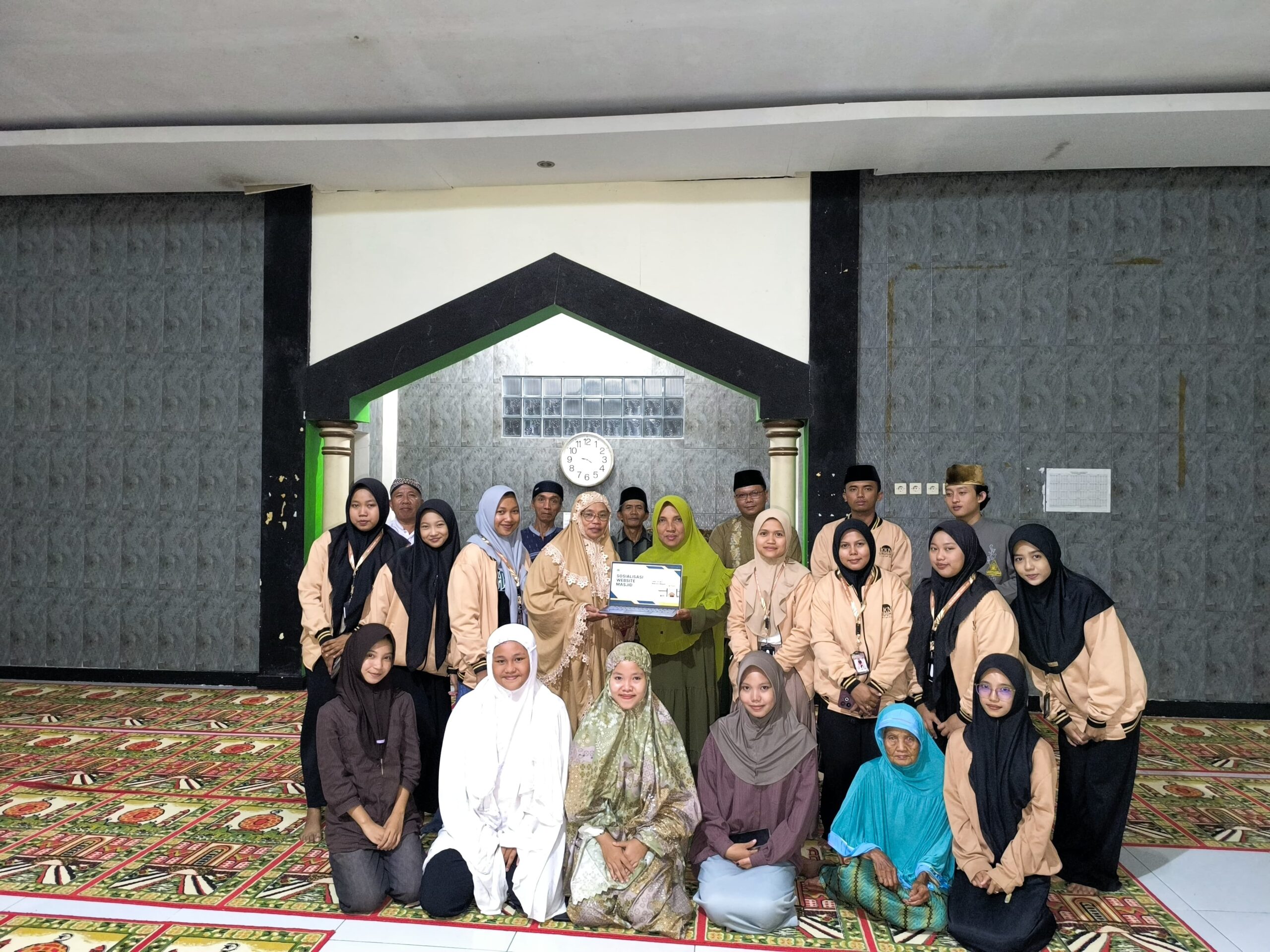 Sosialisasi Website Masjid Darul Muqomah: Langkah Nyata Memakmurkan Masjid di Era Digital