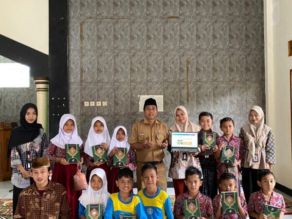 Sosialisasi Literasi Baca Al-Qurán : Membangun Budaya Literasi Al-Qurán di Lingkungan Sekolah dan Masyarakat