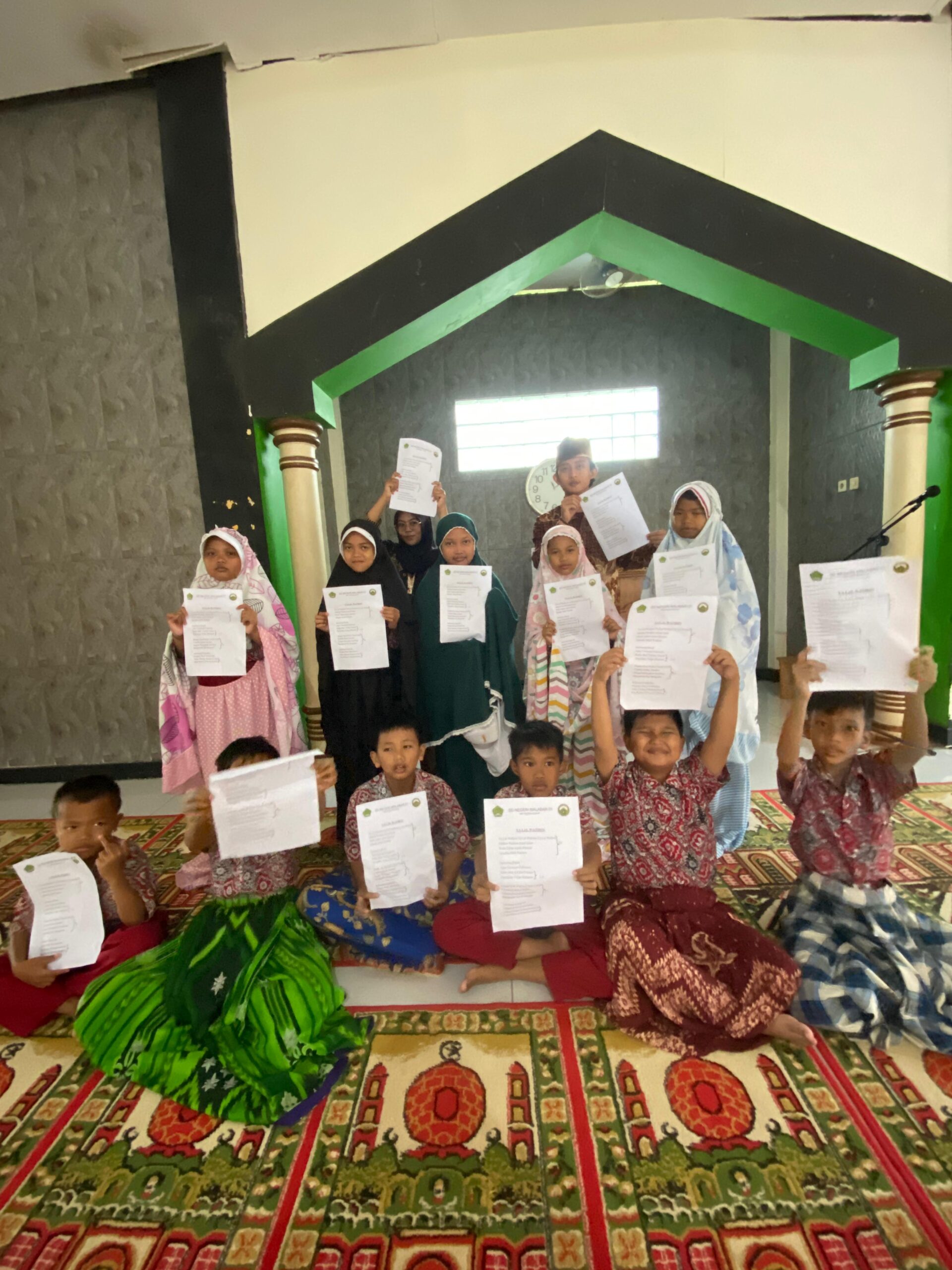 Praktik Wudhu dan Sholat : Pelatihan dan Pendampingan Praktik Wudhu dan Sholat yang Benar untuk Meningkatkan Pemahaman Ibadah Anak